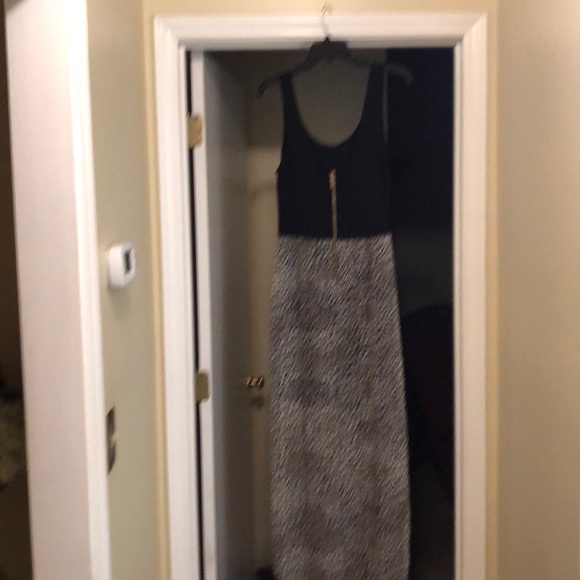 Dress - Picture 4 of 5